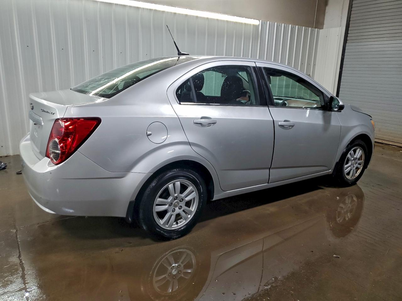 Chevrolet Sonic Lt Image 11