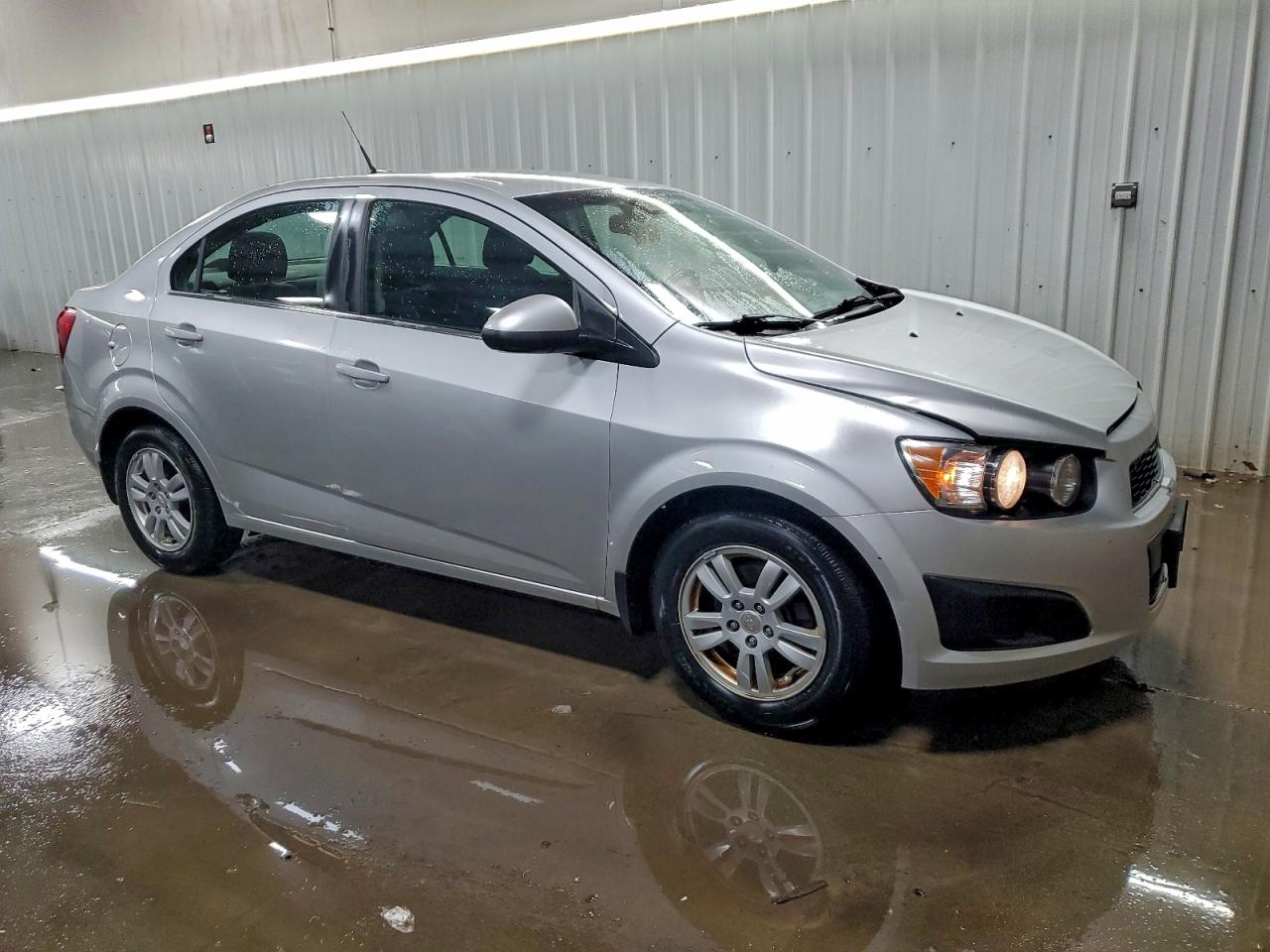 Chevrolet Sonic Lt Image 10