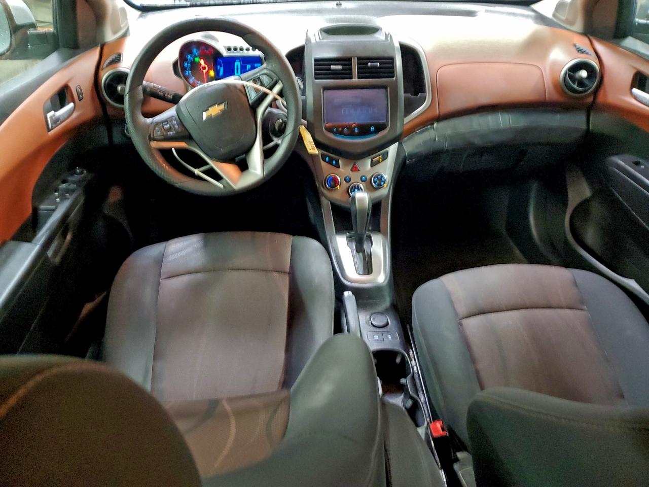 Chevrolet Sonic Lt Image 8