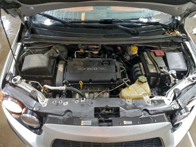 Chevrolet Sonic Lt Image 7