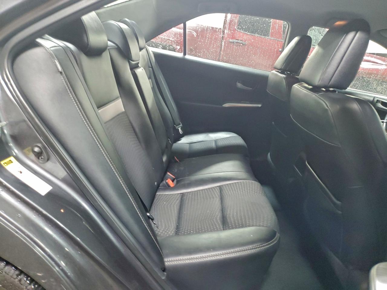 Toyota Camry Base Image 9