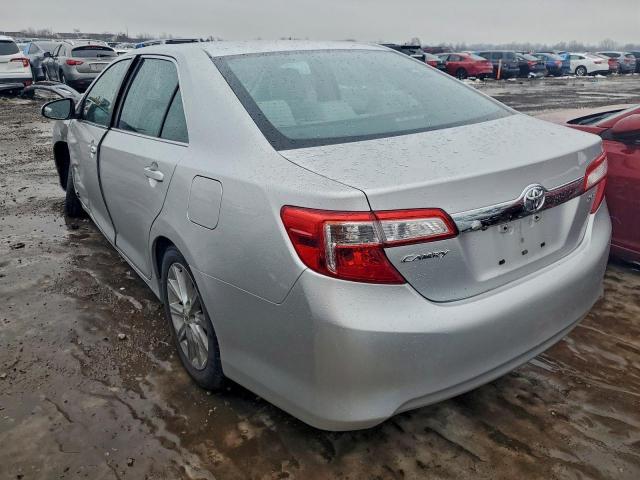 Toyota Camry L Image 11