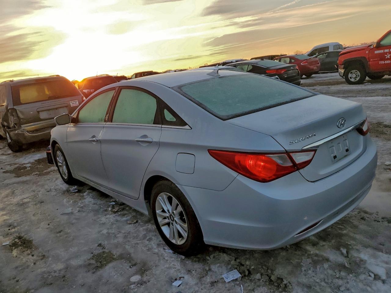 Hyundai SONATA Gls Image 4