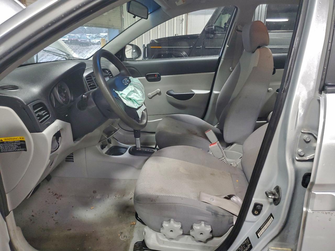 Hyundai ACCENT Gls Image 6