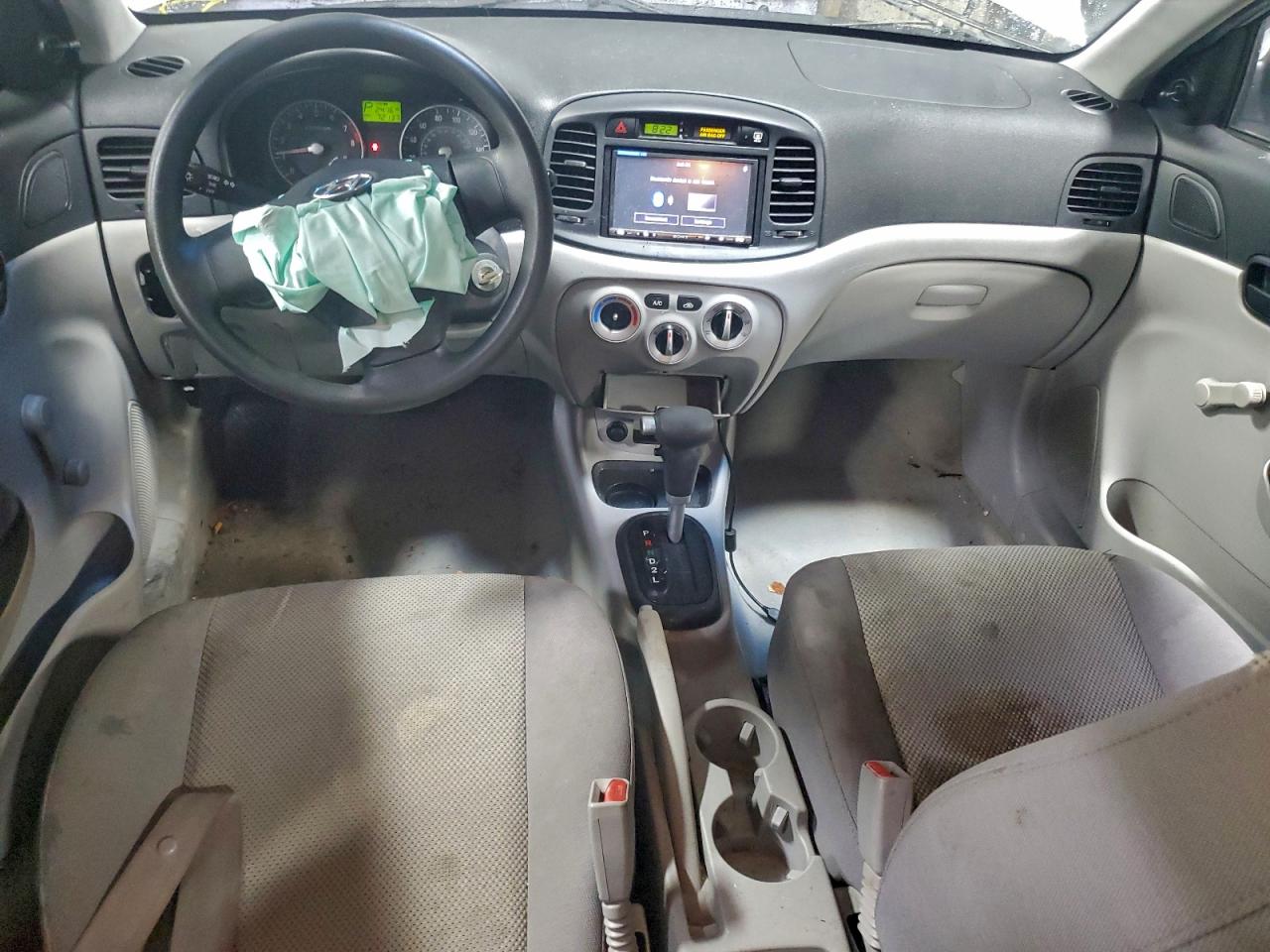 Hyundai ACCENT Gls Image 7