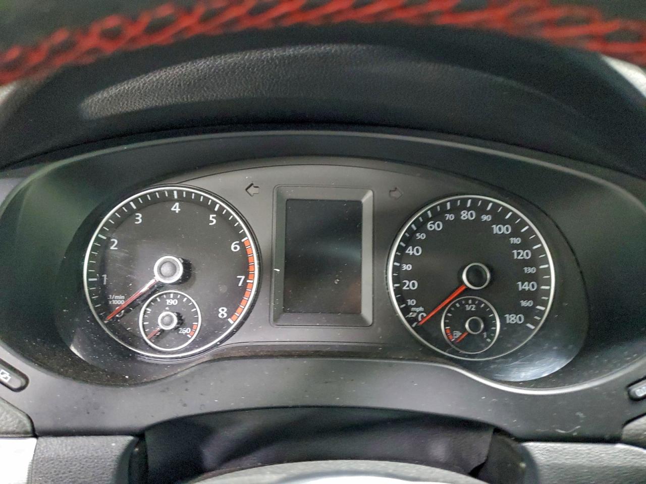 Volkswagen Jetta Gli Image 8