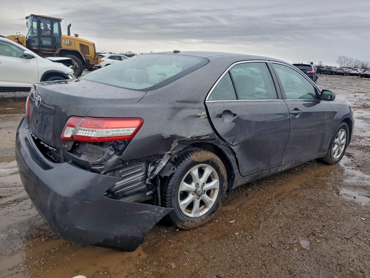 Toyota Camry Base Image 6