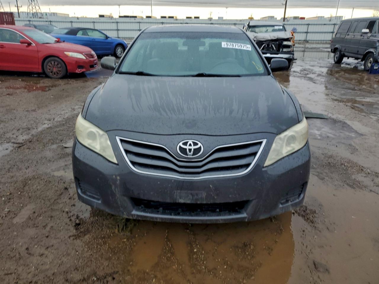 Toyota Camry Base Image 2