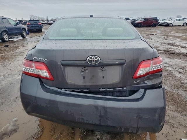 Toyota Camry Base Image 11