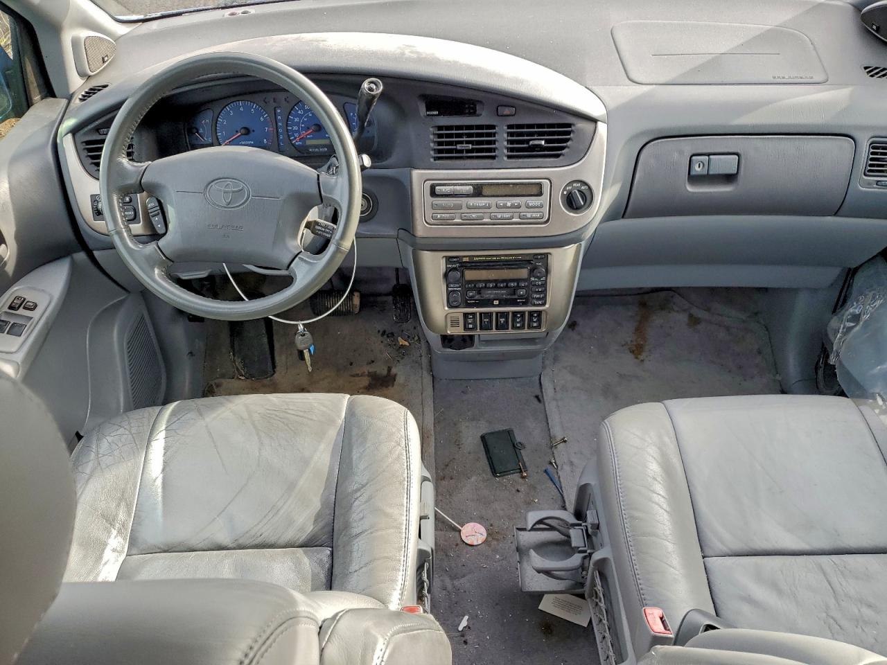 Toyota Sienna Le Image 4