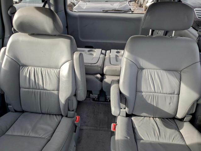 Toyota Sienna Le Image 9