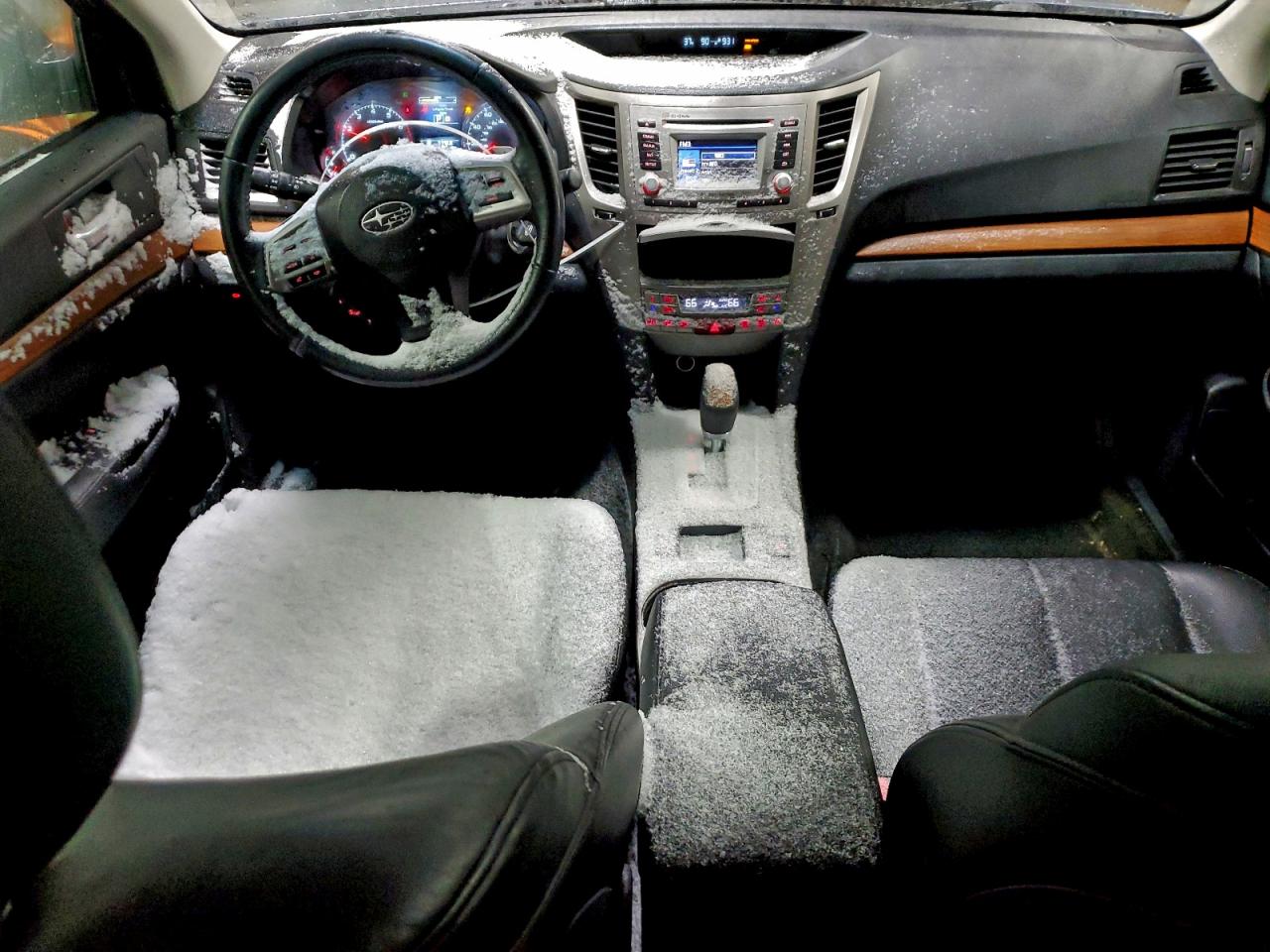 Subaru Outback 2.5i Limited Image 6