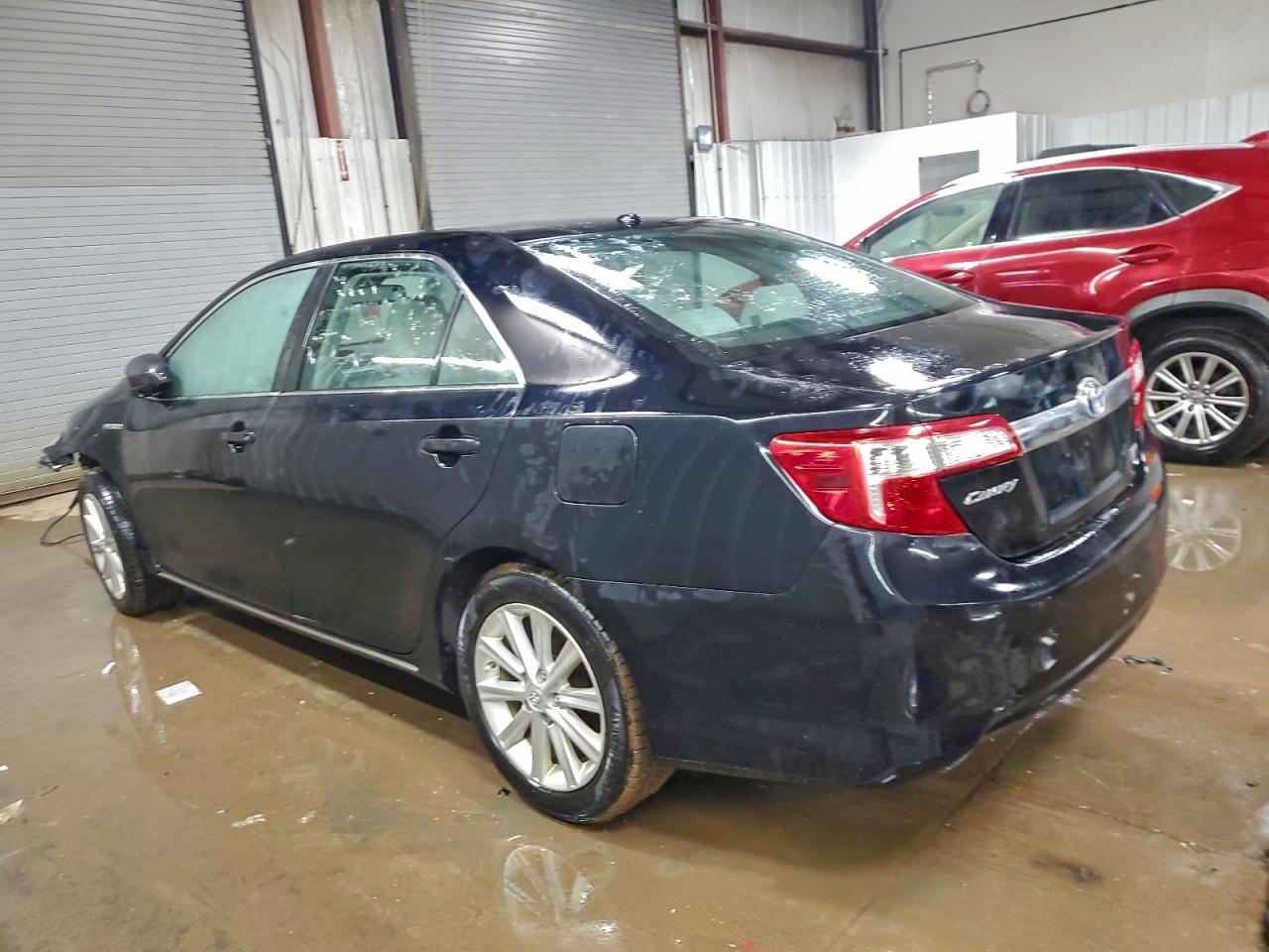 Toyota Camry Hybrid Image 12