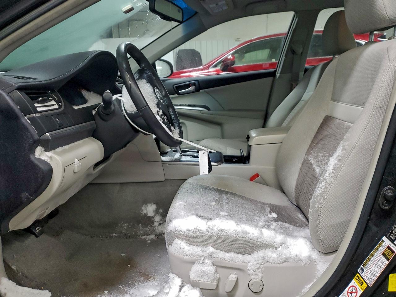 Toyota Camry Hybrid Image 2