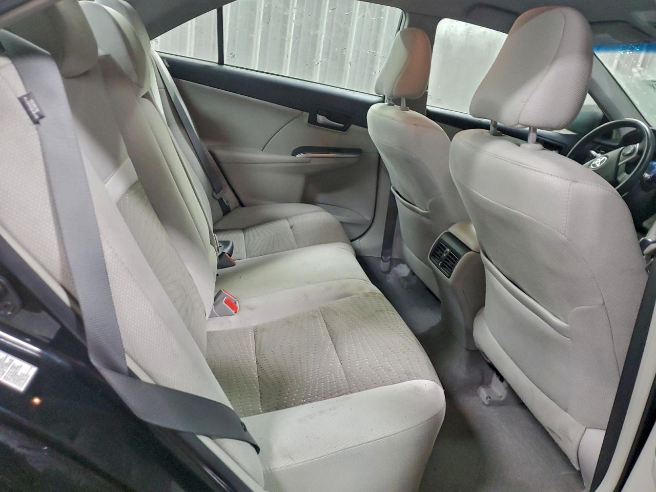 Toyota Camry Hybrid Image 3