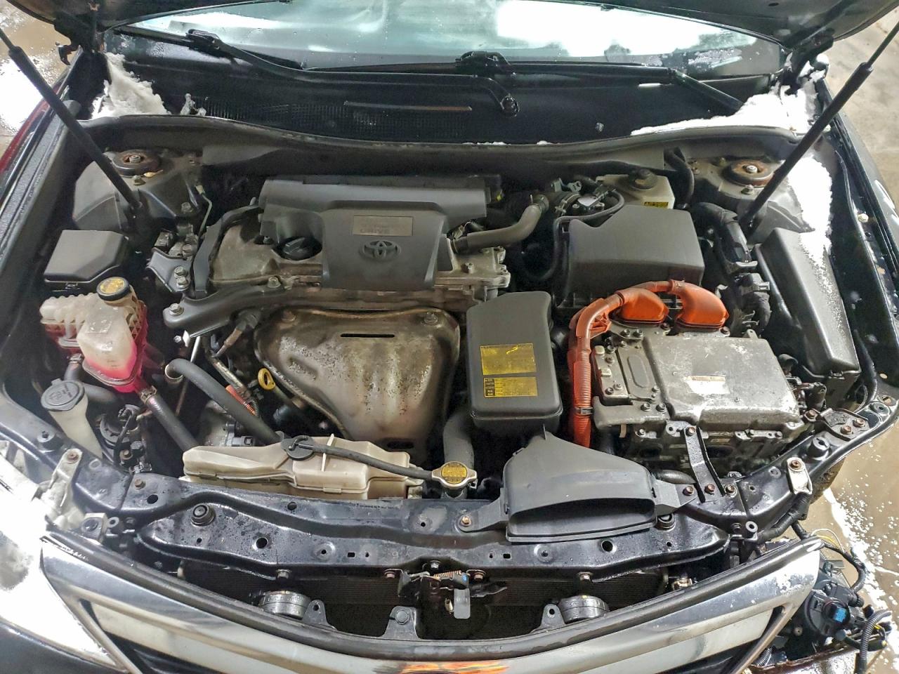 Toyota Camry Hybrid Image 10