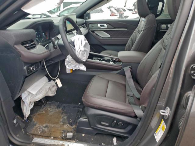 Ford Explorer Platinum Image 5