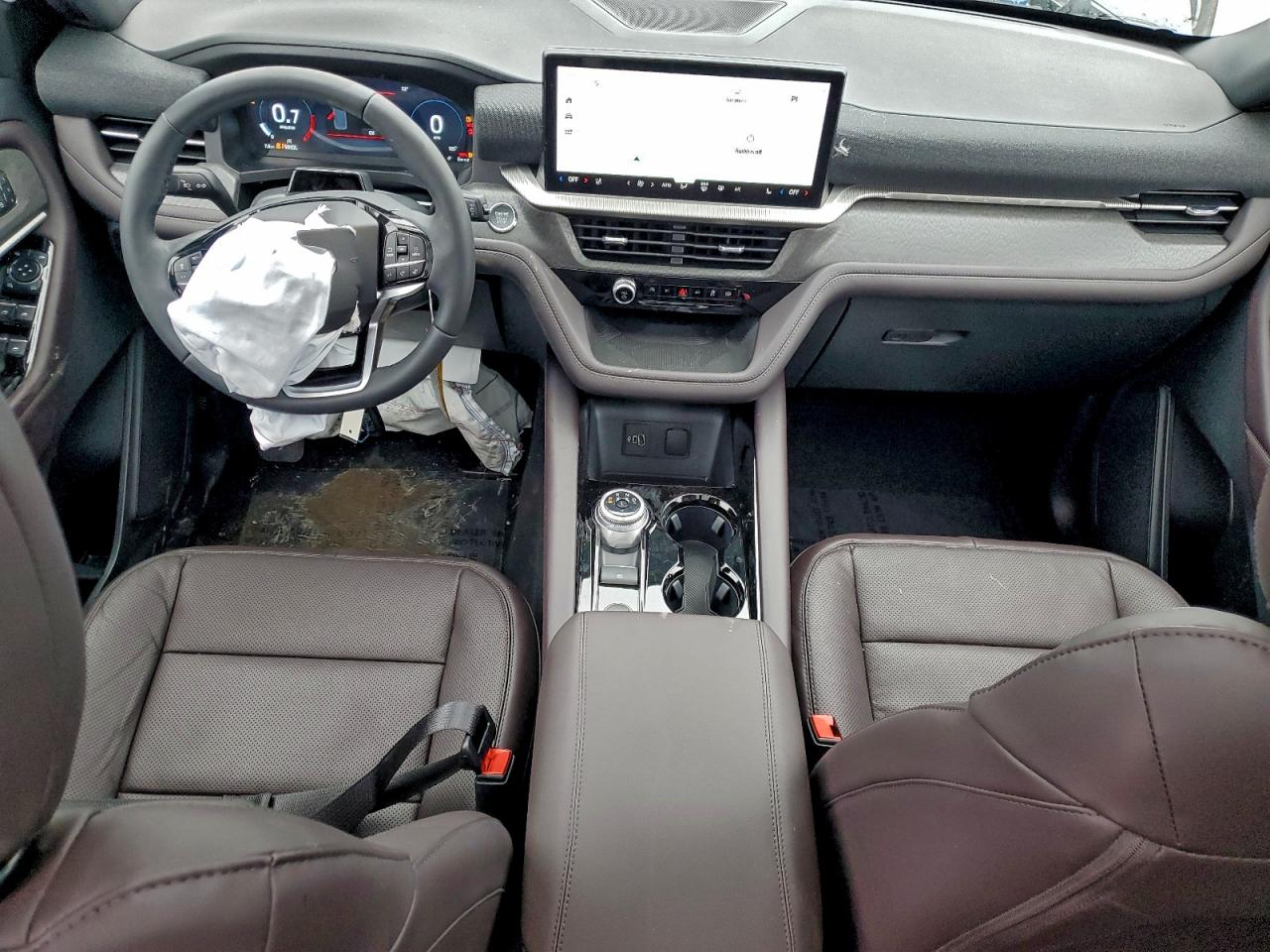 Ford Explorer Platinum Image 8