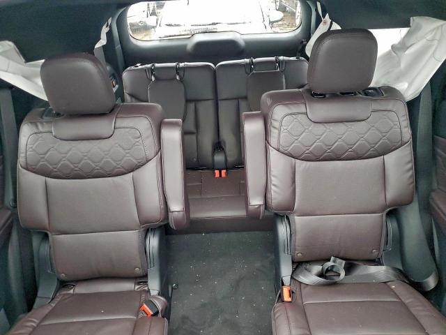 Ford Explorer Platinum Image 11