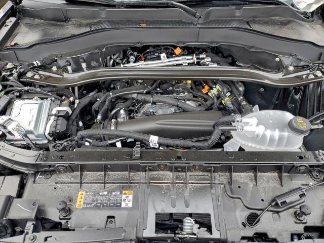 Ford Explorer Platinum Image 9