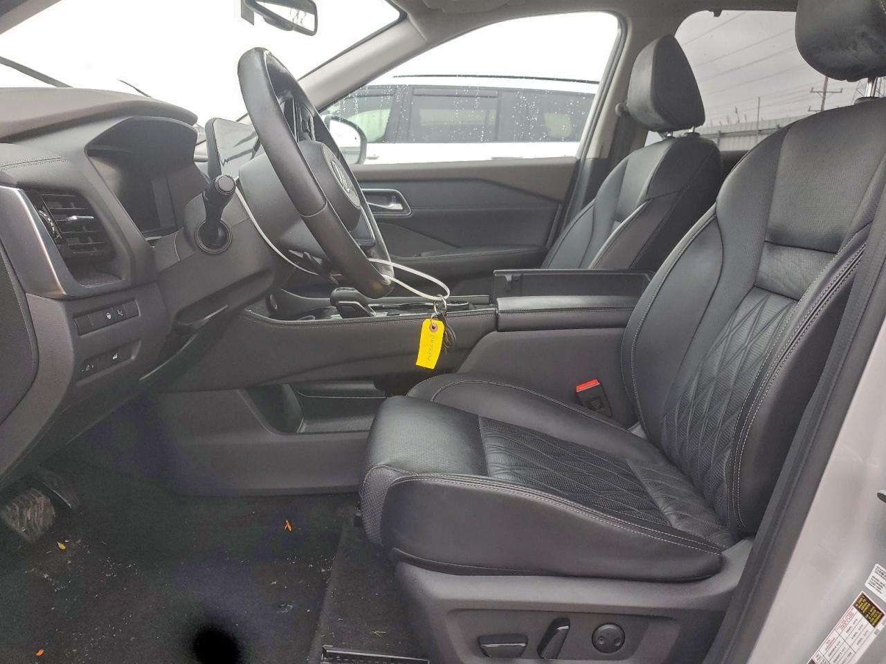 Nissan Rogue Platinum Image 5