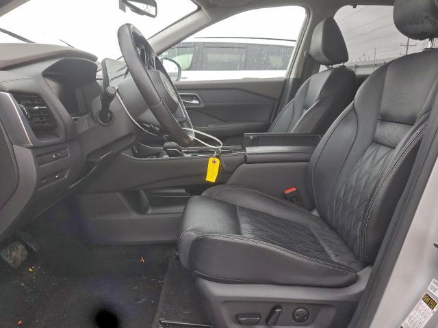 Nissan Rogue Platinum Image 5