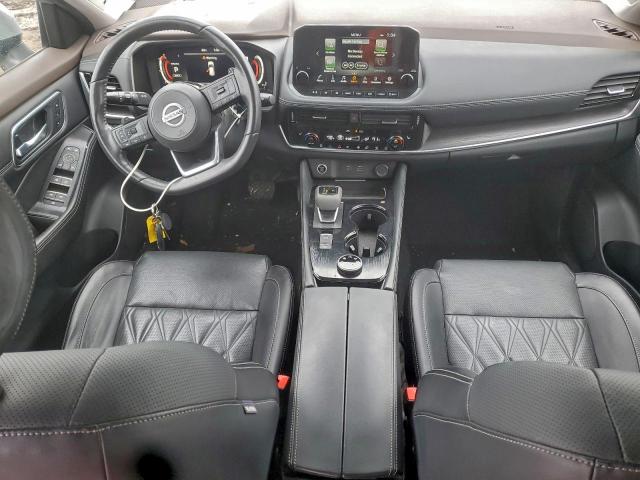 Nissan Rogue Platinum Image 11