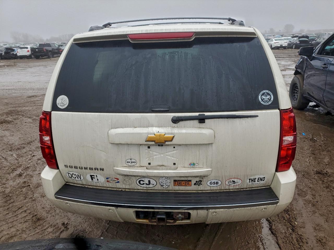 Chevrolet Suburban K1500 Ltz Image 2