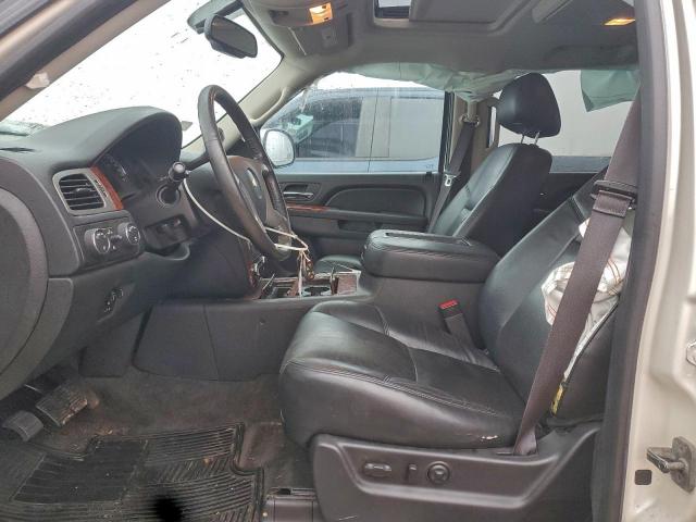 Chevrolet Suburban K1500 Ltz Image 9