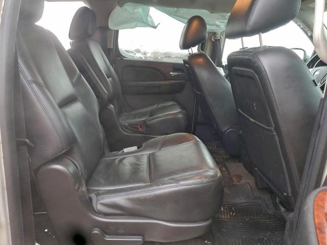 Chevrolet Suburban K1500 Ltz Image 10