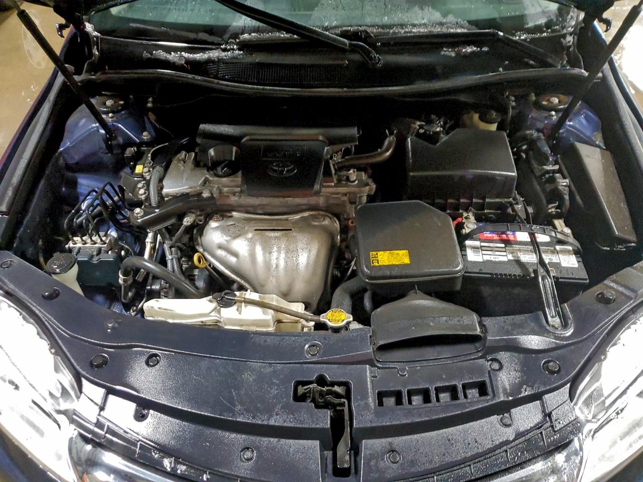 Toyota Camry Le Image 9