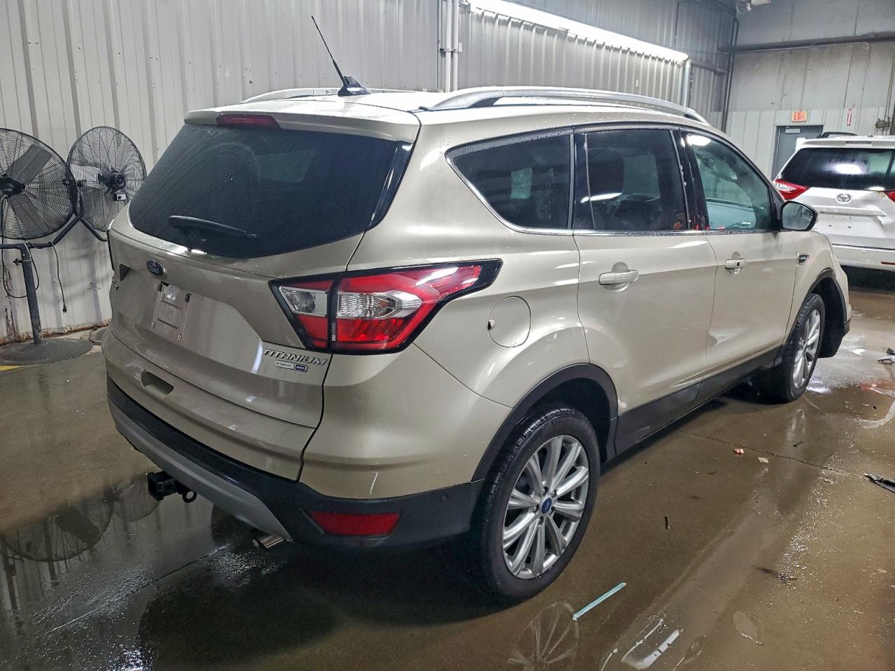 Ford Escape Titanium Image 7