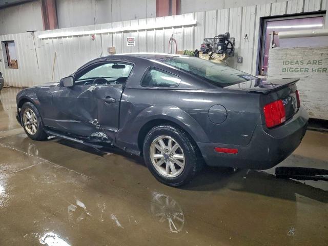 Ford Mustang Image 2