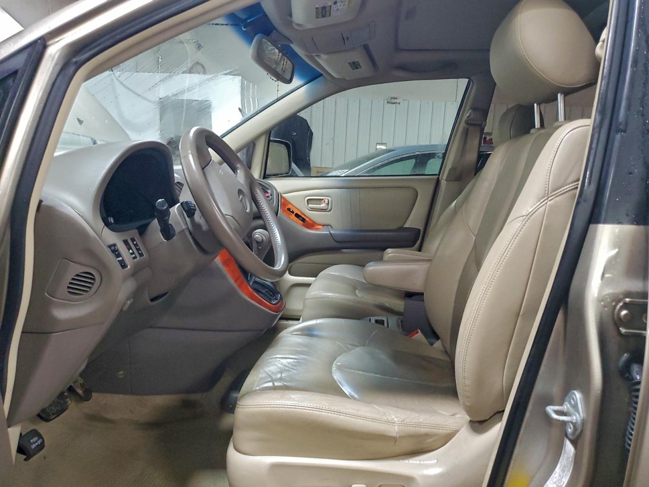 Lexus RX 300 Image 11