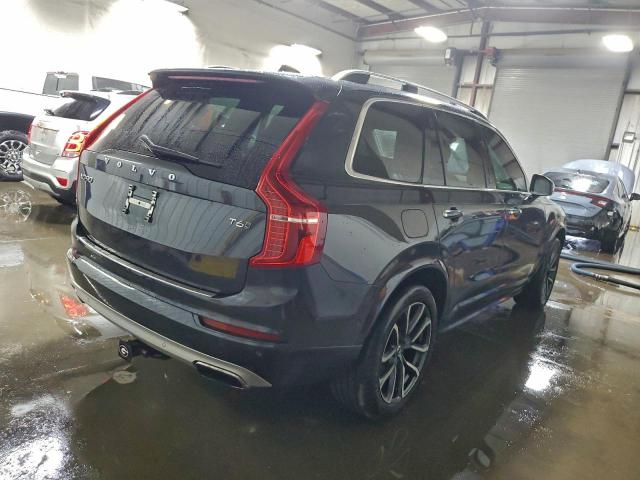 Volvo XC90 T6 Image 2