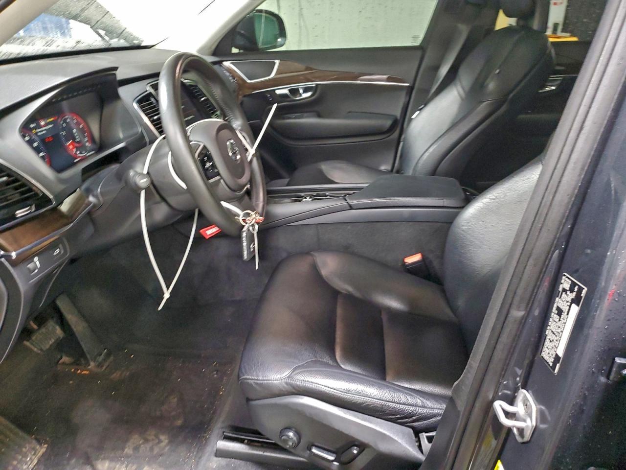 Volvo XC90 T6 Image 7