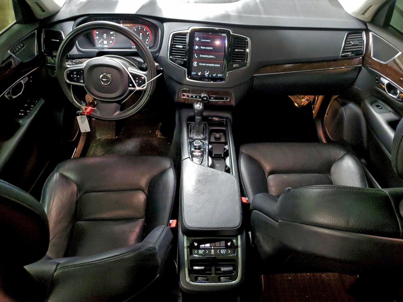 Volvo XC90 T6 Image 12