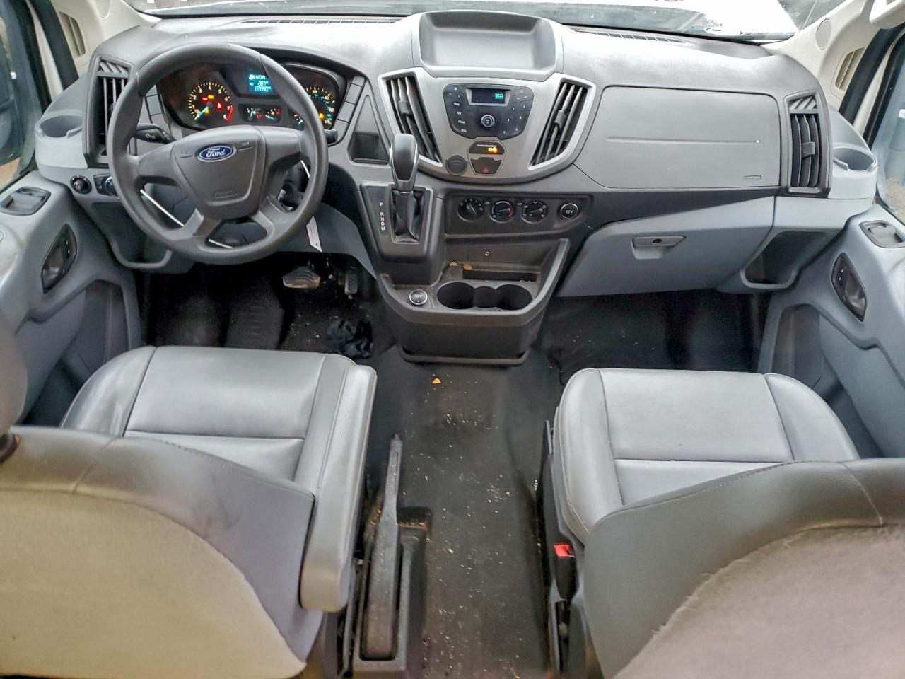 Ford Transit T-150 Image 8