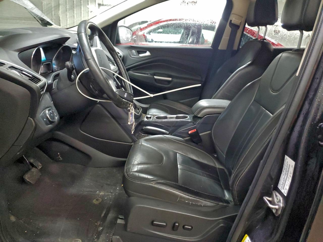 Ford Escape Titanium Image 8