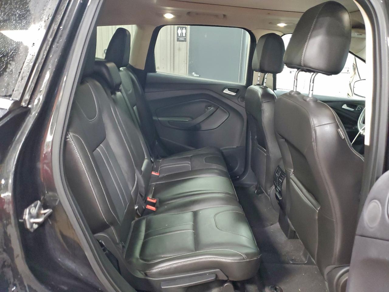 Ford Escape Titanium Image 10