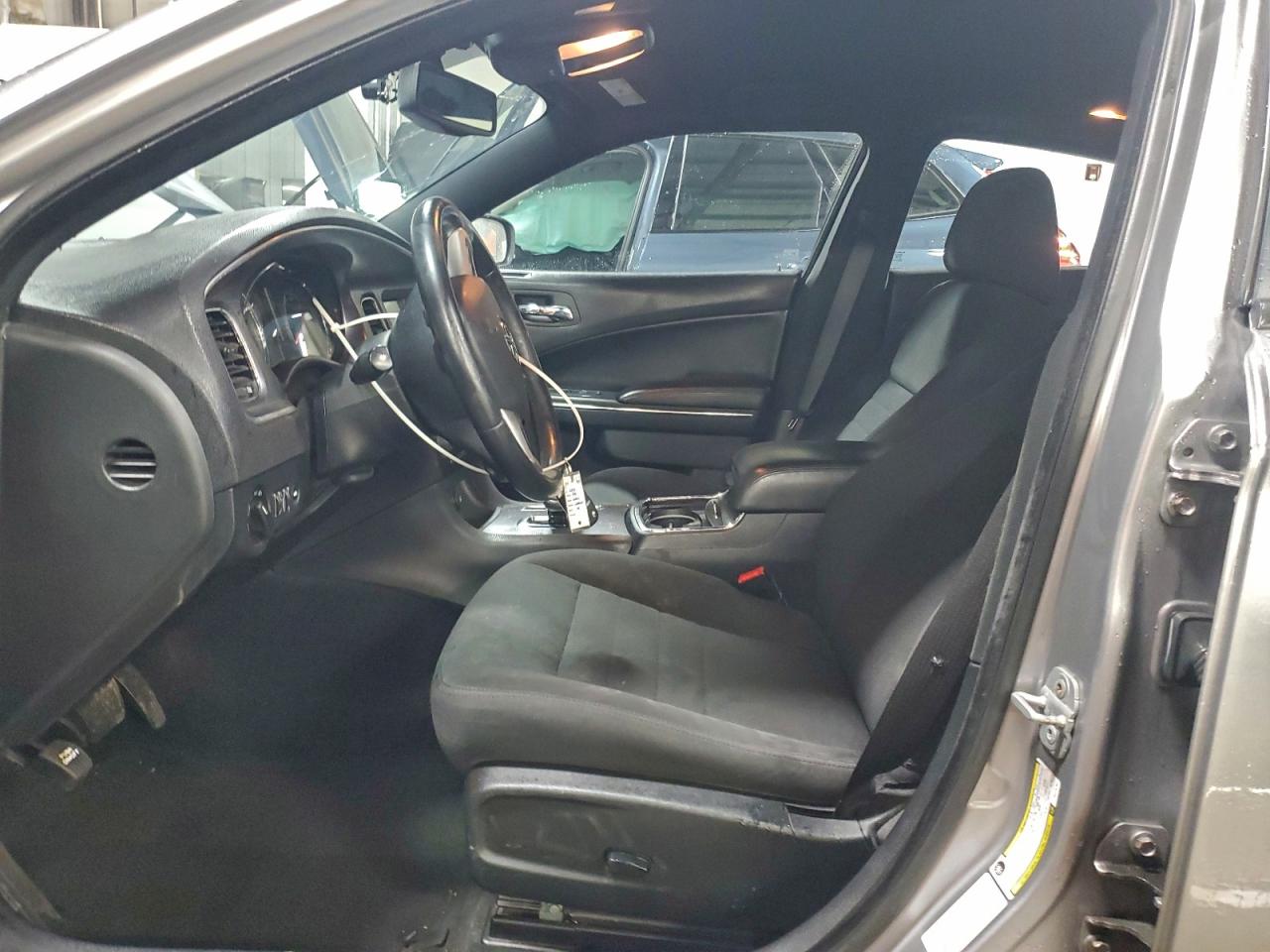 Dodge Charger Se Image 5