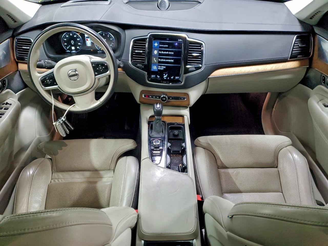 Volvo XC90 T6 Image 10