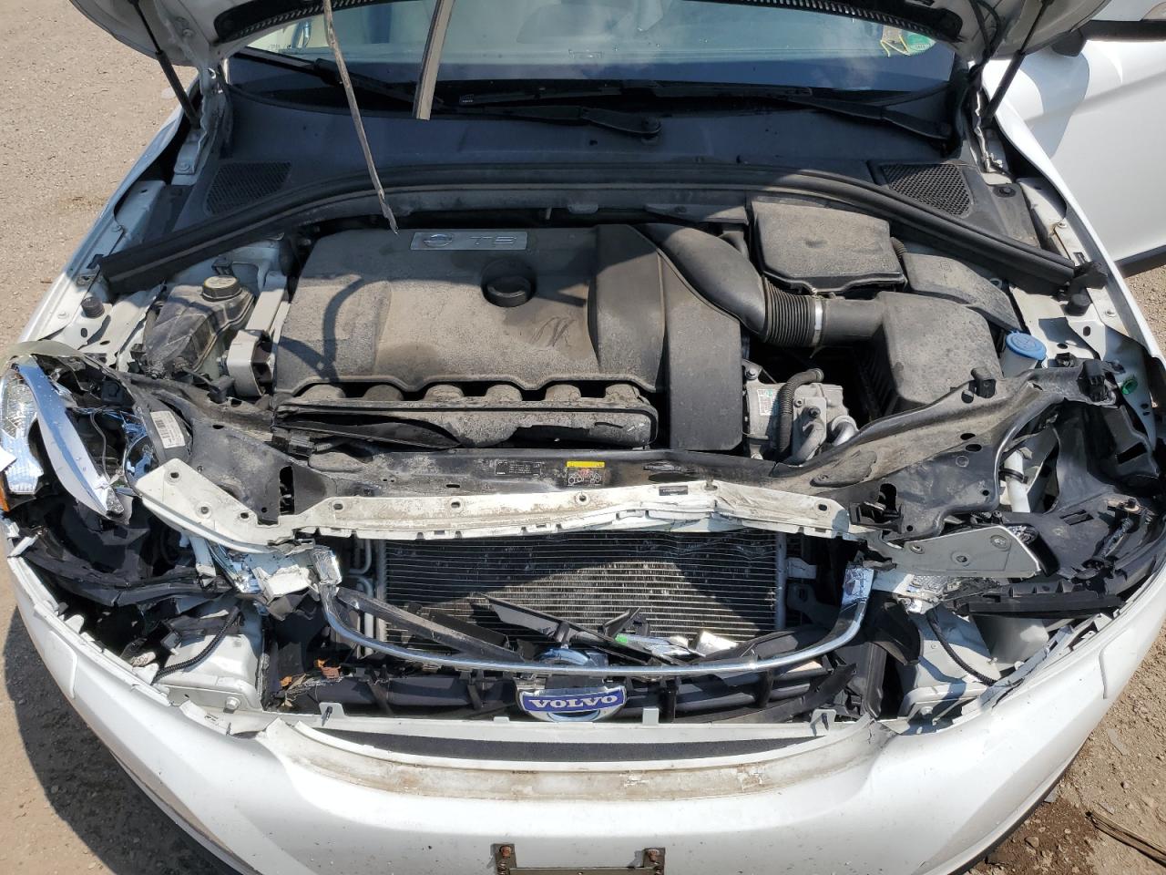 Volvo XC60 T6 Image 3