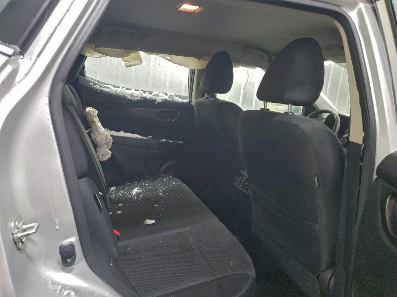 Nissan Rogue S Image 10