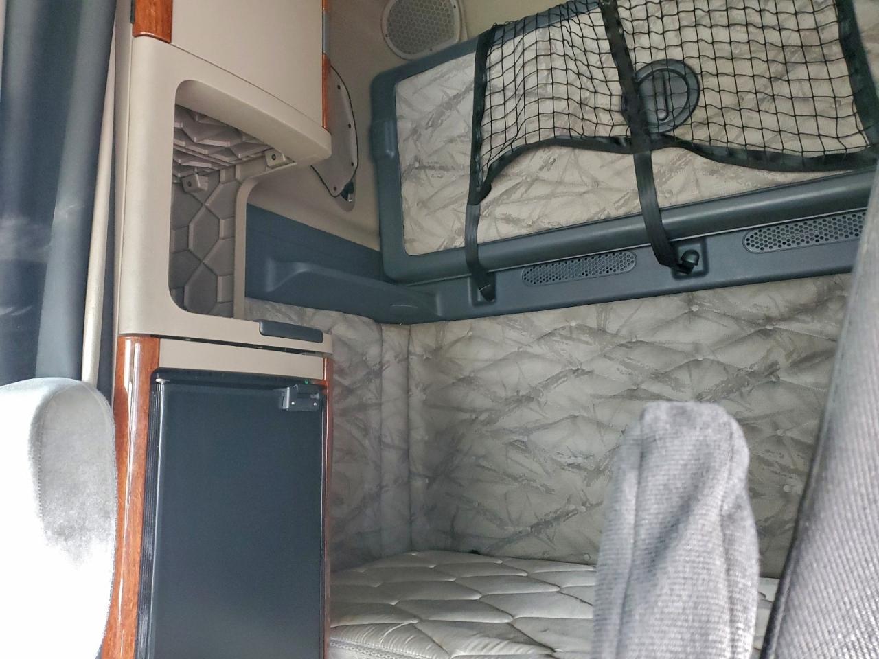 Freightliner Cascadia 1 Image 5