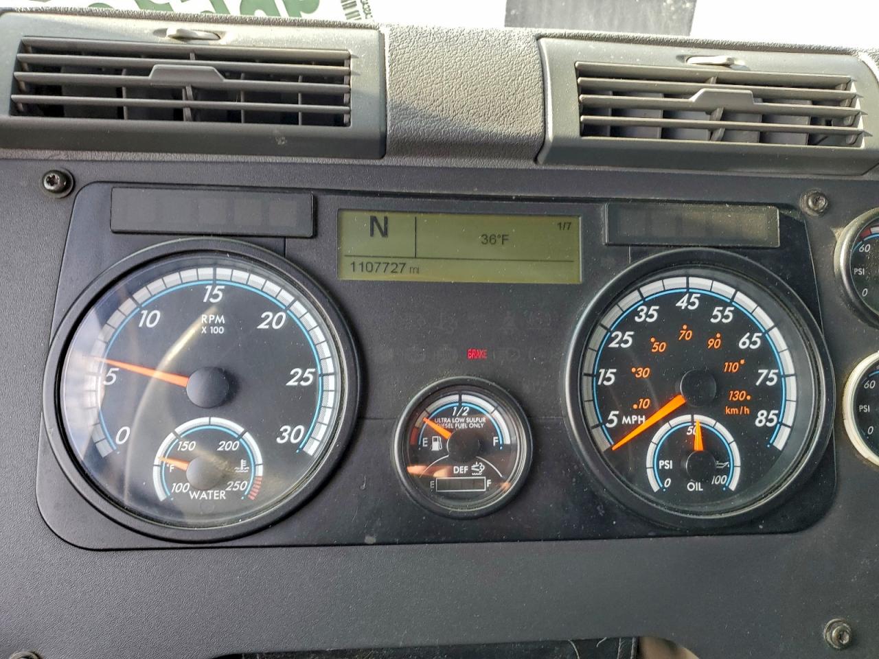 Freightliner Cascadia 1 Image 8