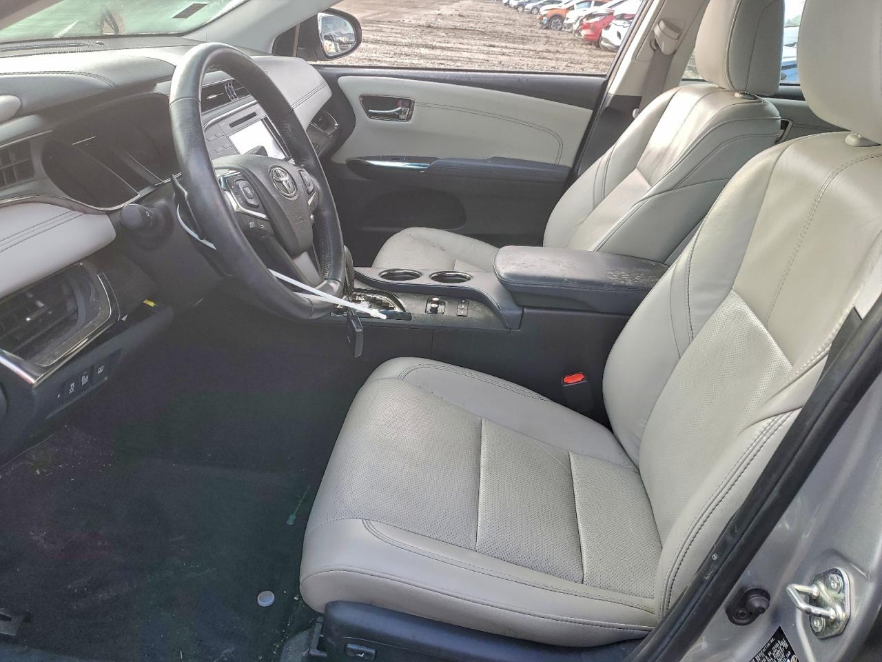 Toyota Avalon Xle Image 8