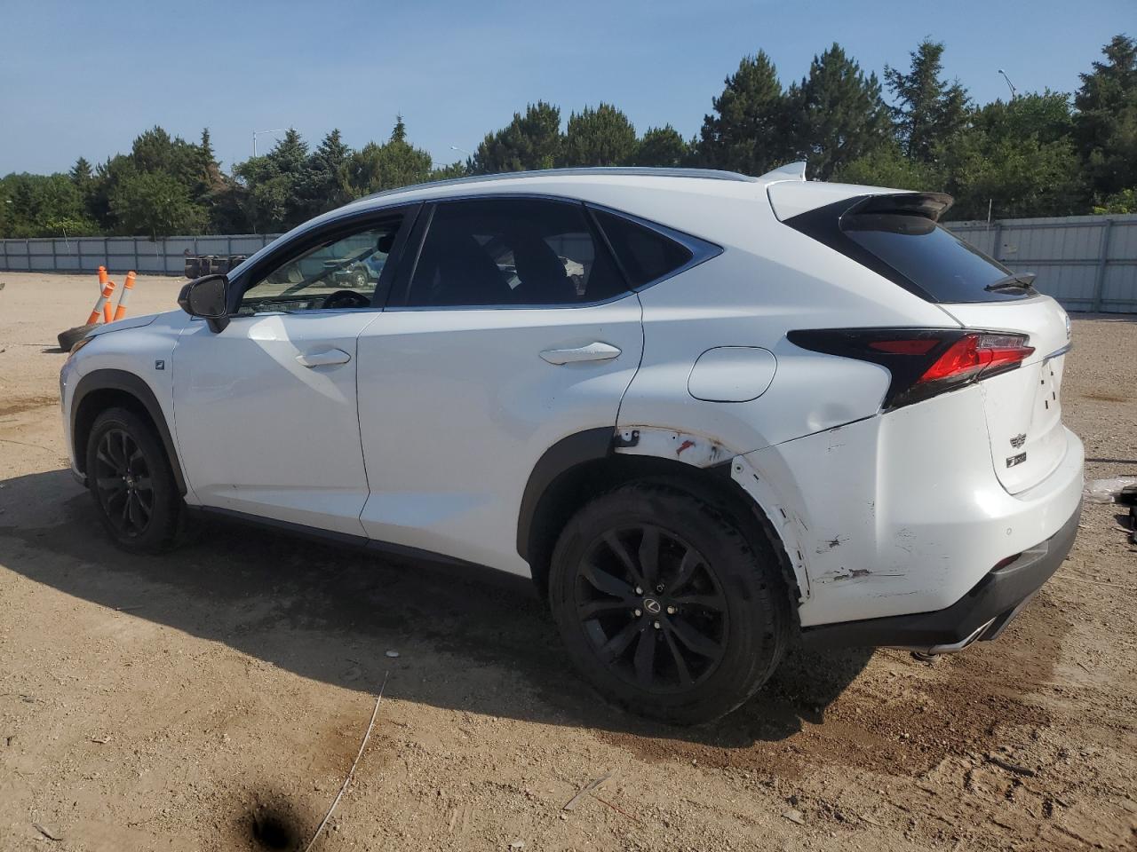 Lexus NX 200t Base Image 4