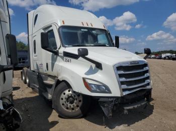  Salvage Freightliner Cascadia 1