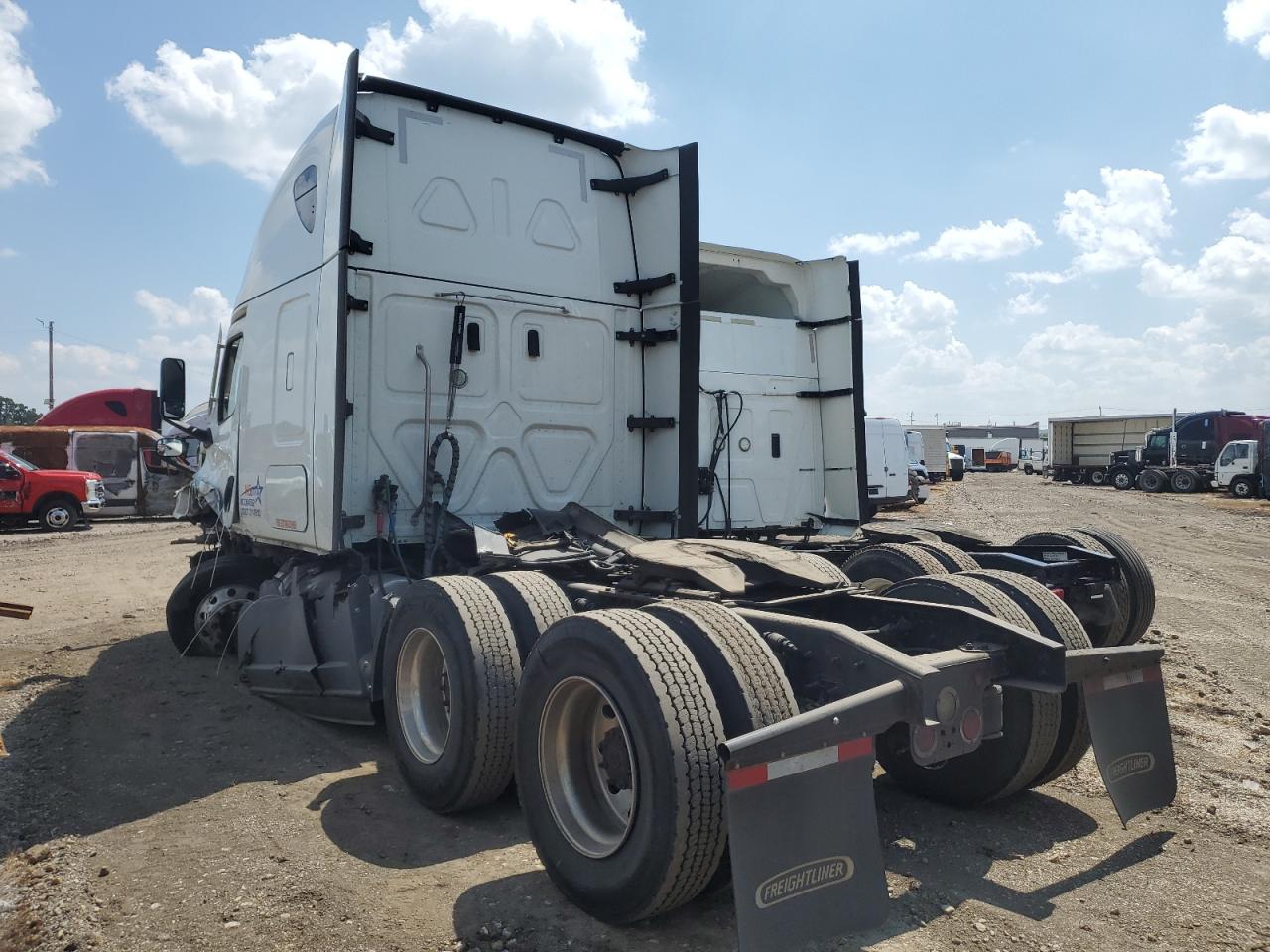 Freightliner Cascadia 1 Image 4